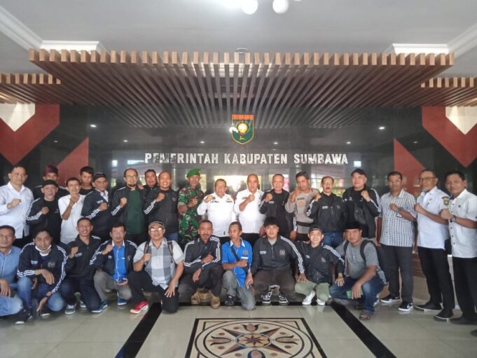 Bupati Lepas Kontingen Porwanas Dari Kabupaten Sumbawa