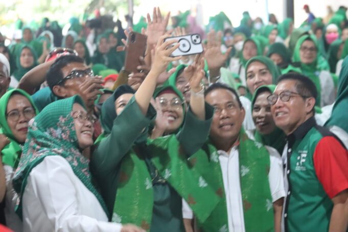 Di Depan Ribuan Relawan, Ummi Rohmi : Kita Menangkan Kontestasi dengan Cara Santun dan Terhormat