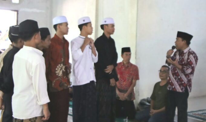 Didampingi Koordinator Pulau Sumbawa, Cawagub Haji Firin Uji Hafalan Qur’an Santri Ponpes