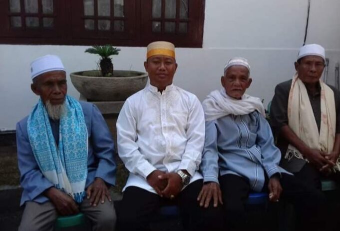Muslimat dan Sekretaris NWDI Kabupaten Bima Tolak Klaim Ketua NWDI Bima, Nyatakan Tegak Lurus Dukung Rohmi – Firin