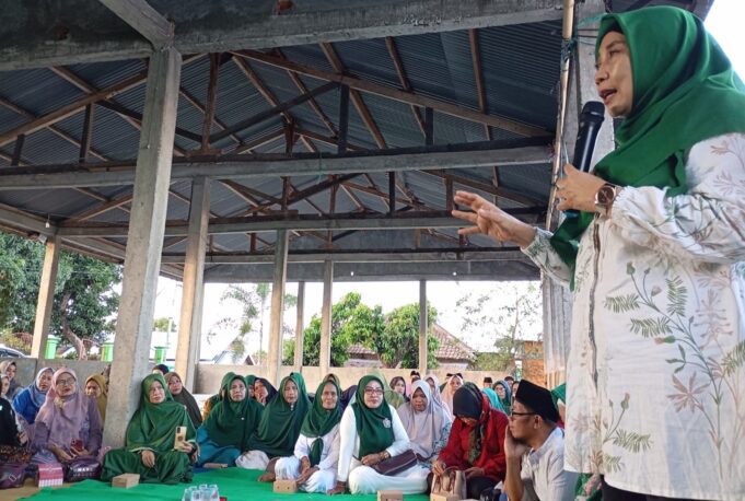 Raih Simpati Masyarakat Kabupaten Sumbawa, Umi Rohmi Sambangi Berbagai Kecamatan