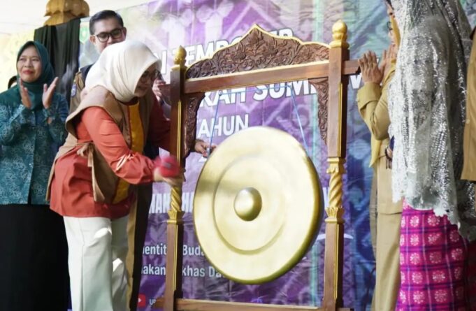 Wabup Buka Pameran Sementara UPT Musium Sumbawa
