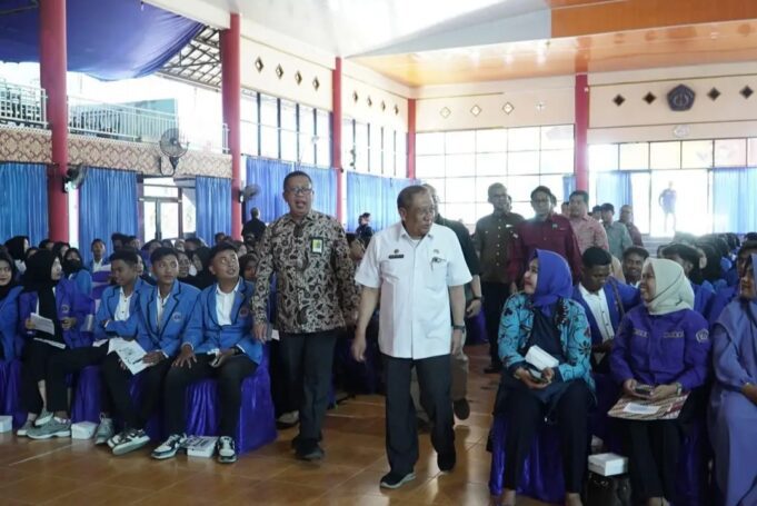 Bupati Harap KKL Unsa Angkatan XXVI Beri Dampak Positif Bagi Pengembangan Potensi Desa dan Peningkatan Kapasitas Masyarakat