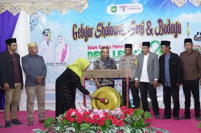Wabup Hadiri HUT Desa Leseng