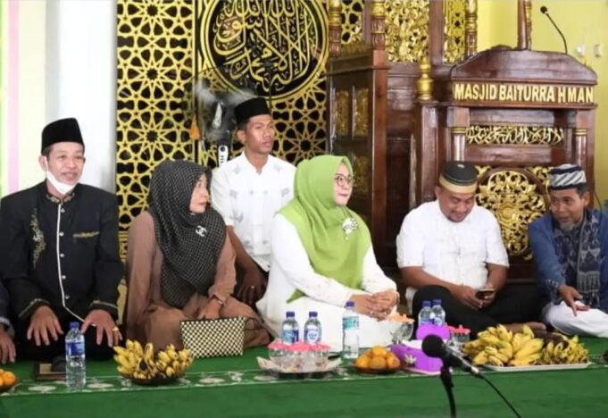 Wabup Hadiri Peringatan Maulid di Masjid Besar Baiturrahman Semamung