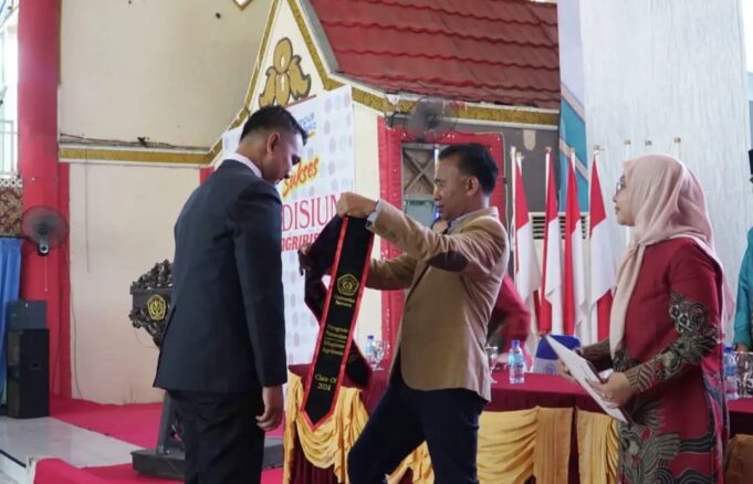 Pjs. Bupati Sumbawa Hadiri Yudisium Program Pascasarjana UNSA