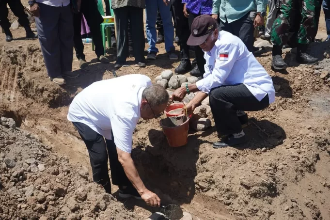 Bupati Letakkan Batu Pertama Pembangunan Masjid Umair bin Saad Juga Sekretariat IKM
