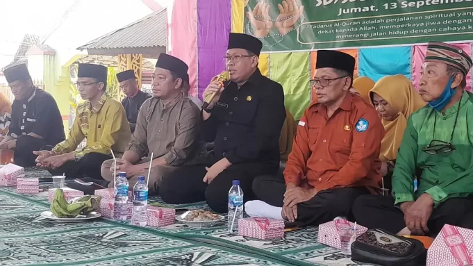 Sekda Launching Gerakan Sekolah Bermunajat