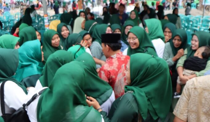 Rohmi-Firin Berdayakan Majelis Taklim untuk Perangi Riba dan Penyakit Masyarakat