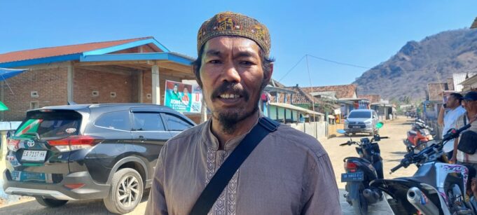 Adukan Nasib ke Haji Firin, 60 Menit Aco Tukang Gili Tapan Terjang Gelombang Laut