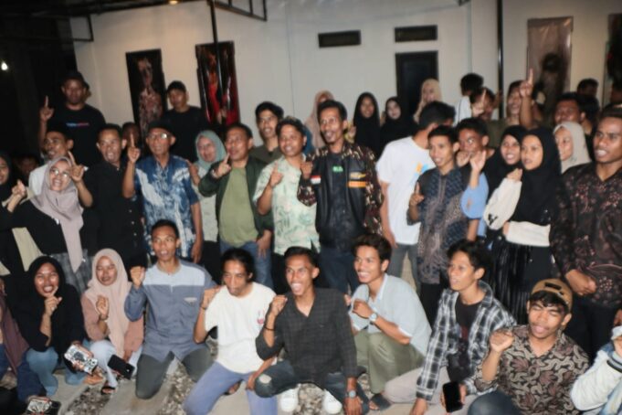 Cawagub Nomor 1 Kupas Persoalan Pendidikan NTB dengan Mahasiswa dan Akademisi di Kota Bima