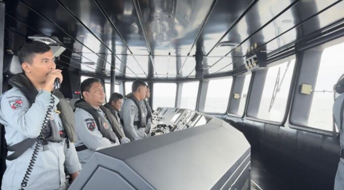 Bakamla RI Intercept China Coast Guard Coba Masuk Kembali ke Wilayah Yurisdiksi Indonesia