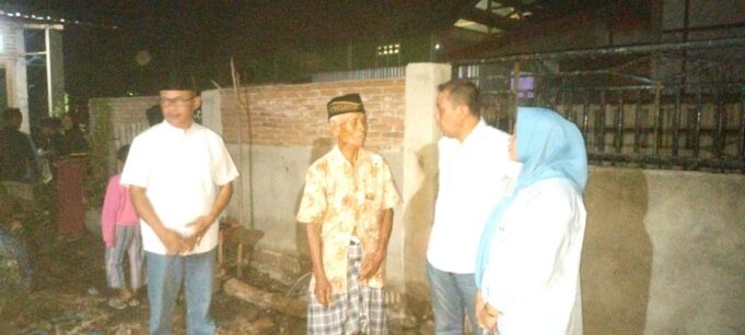 BJS Datangi Korban Kebakaran Desa Kalimango