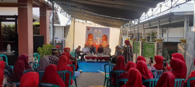 Masyarakat Sangat Antusias Sambut Pasangan Calon Bupati Sumbawa dan Wakil Bupati Sumbawa