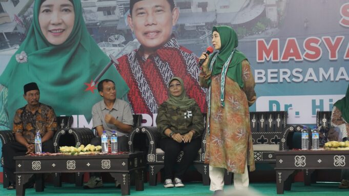 Bakal jadi Desa Wisata Pertama di Mataram, Ummi Rohmi Sapa Ratusan Masyarakat di Pantai Mujang Banjar