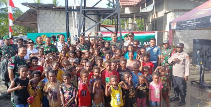 Dandim 1710/Mimika Dampingi Danrem 173/PVB Ikuti Vicon Peresmian Penggunaan Fasilitas Air Bersih