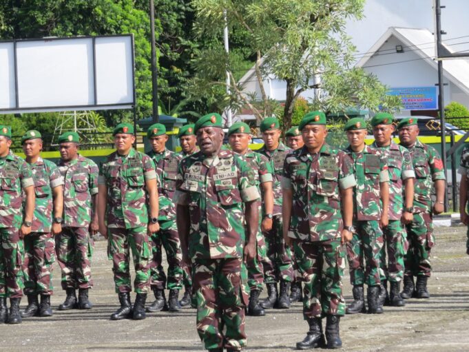 Dandim 1710/Mimika Pimpin Acara Korps Raport Pindah Satuan Anggota Kodim 1710/Mimika