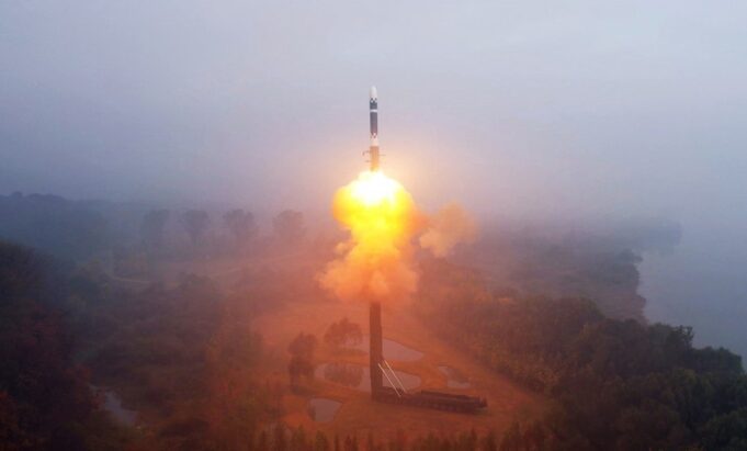 Korut Uji Peluncuran ICBM “Hwasongpo-19”