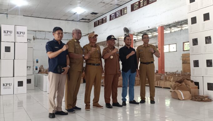 Nilai Kesiapan KPU Sangat Baik, Pjs Bupati Sumbawa Cek Kesiapan Logistik Pilkada