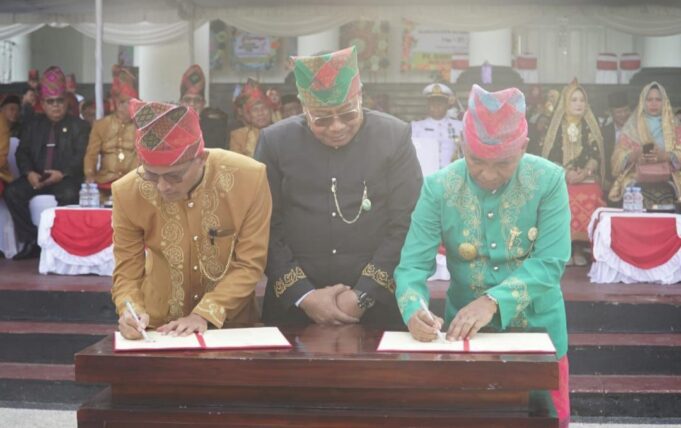Pastikan SDA Mensejahterakan, Dua Pjs. Bupati Tandatangani MoU Bersama di Puncak Harlah Ke-21 KSB