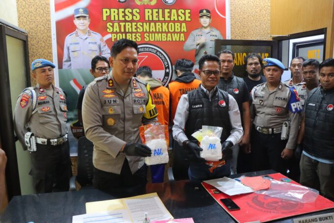 Ungkap Jaringan Narkotika Antar Pulau, Polres Sumbawa Amankan Sekitar 2 Kilo Sabu