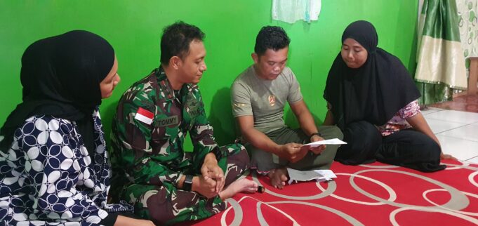 Babinsa Koramil 1715-06/Dekai Serda Rusli dan Istri Terima Penghargaan dari Kasad dan Ibu Ketua Umum Persit KCK