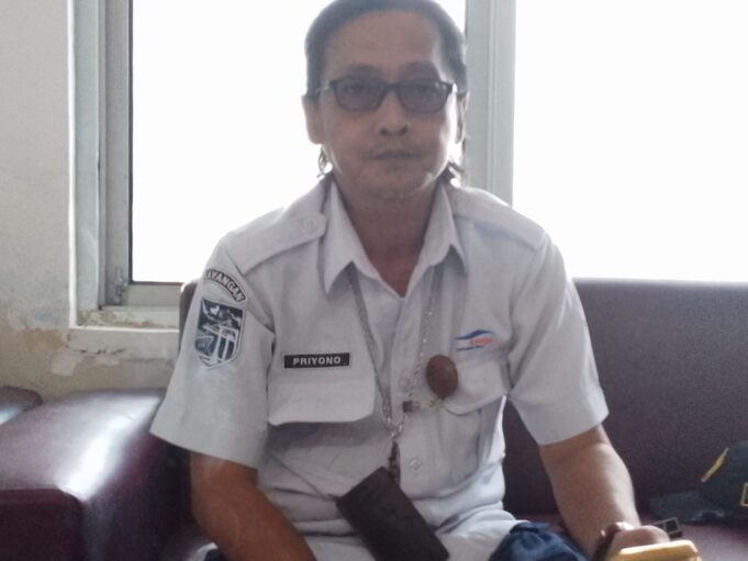 Waktu Sandar Kapal Kayangan-Poto Tano Tergantung Cuaca
