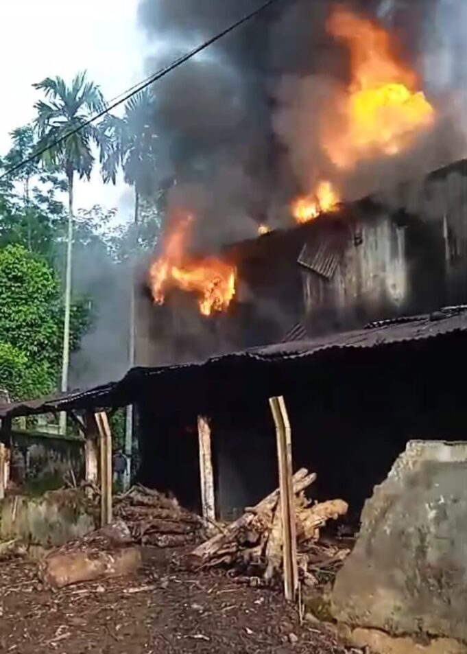 Gudang Pengasapan Perumda Perkebunan Kahyangan Sumber Trenggulun Kebakaran