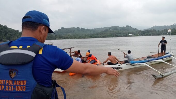 Seorang Pria Tewas Terseret Banjir Bandang, Tim Gabungan Lakukan Evakuasi