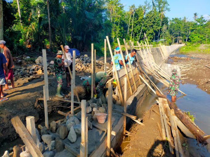 Puasa, Tak Kendorkan Semangat Satgas TMMD Ke-123 Kodim 1510/Sula