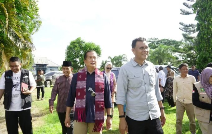 Dampingi Gubernur NTB Temui Kepala Sekolah, Bupati: Perlu Peningkatan Kompetensi Guru di Semua Jenjang Pendidikan