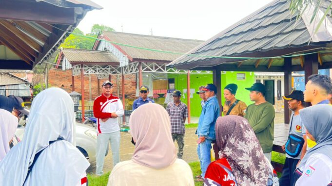 Usai Tergenang Banjir Kades Mantun Gercep kerahkan Warga Bergotong Royong