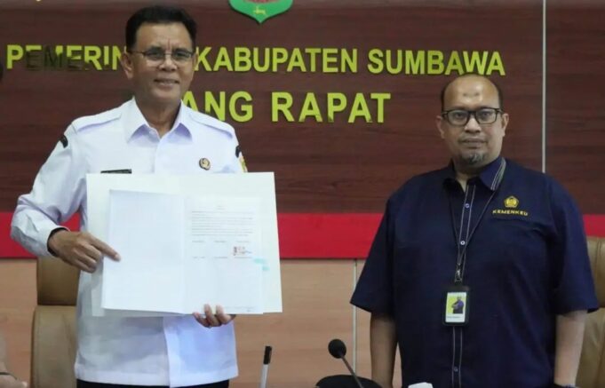 H. Jarot Tandatangani Perjanjian Kerja Sama Optimalisasi Pemungutan Pajak Pusat dan Daerah