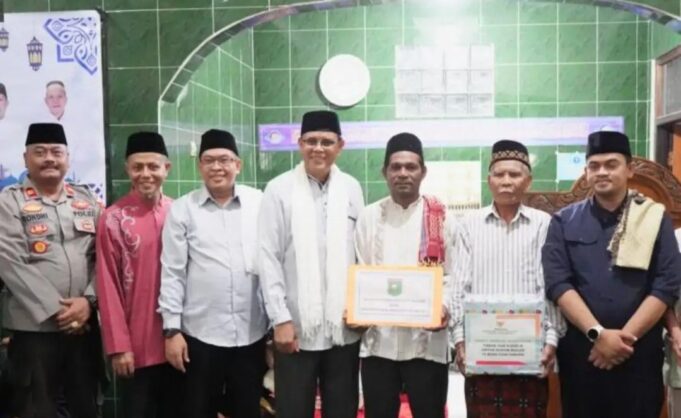Safari Ramadhan di Masjid Al-Falah Karang Dima, Bupati : Masjid Ini Bagian dari Hidup Saya