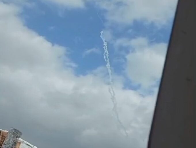 Roket Hamas Sasar Tel Aviv