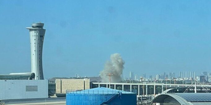 Kembali Serang Bandara Ben Gurion, Yaman Ingatkan Maskapai