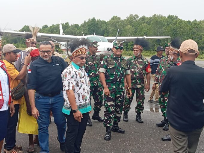 Dampingi Kunker Gubernur Papua Tengah, Dandim 1710/Mimika Tegaskan Akan Bersinergi Bersama Polri dan Pemda Mimika Dukung Setiap Program Pemerintah Untuk Kepentingan Masyarakat