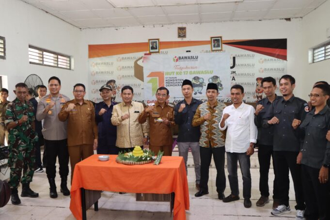 Kapolres Sumbawa Hadiri Tasyakuran HUT ke-17 Bawaslu, Harapkan Sinergitas Terus Menguat