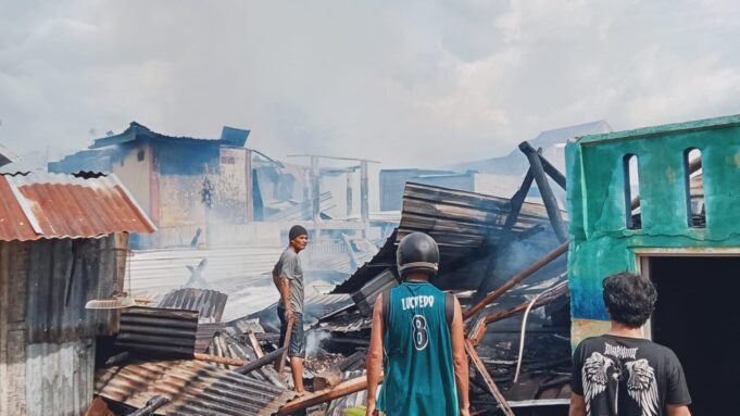 5 Rumah Terbakar di Desa Dalam