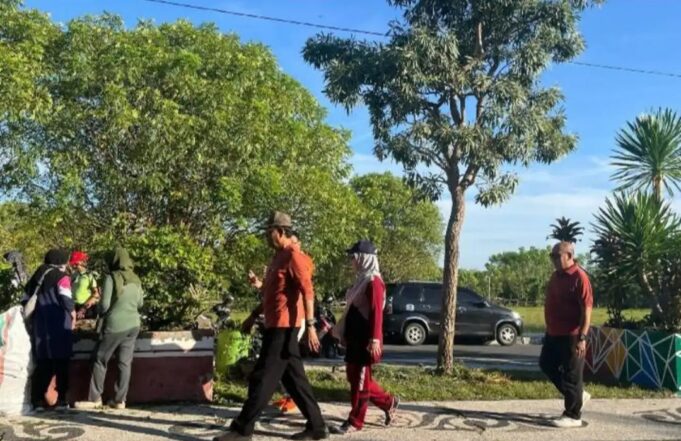 Sambut STQH NTB, Bupati Tinjau Gotong Royong Taman Samota