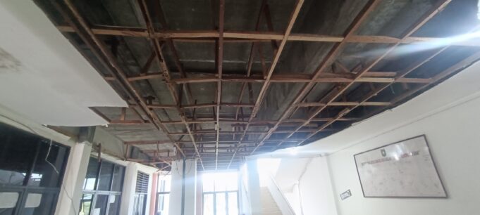 Berita Foto: Beberapa Bagian Kantor Bupati Sumbawa Rusak