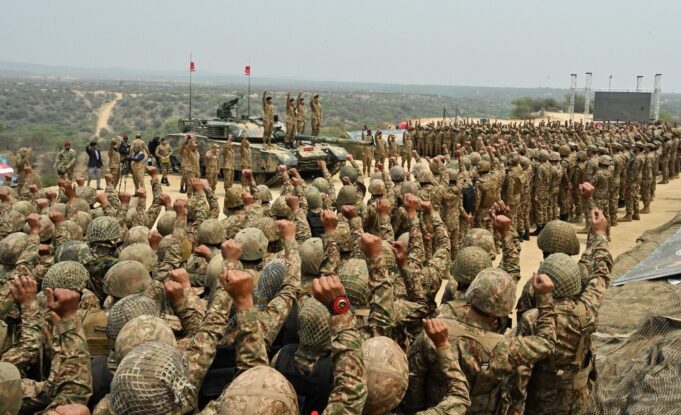 Ditengah Ketegangan Dengan India, Tentara Pakistan Latihan Hammer Strike