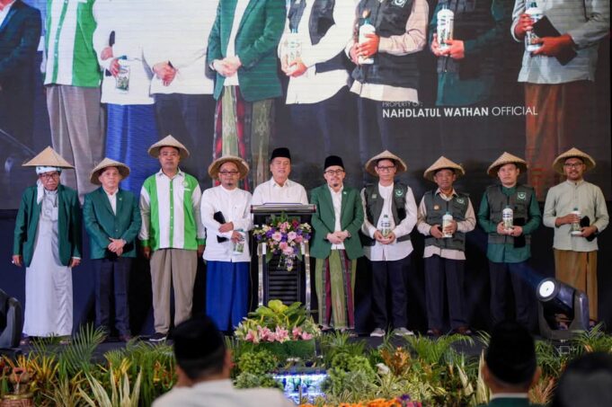 Sampaikan Salam Hormat Prabowo Subianto, Menteri Nusron Wakili Presiden Hadiri Perayaan Hadi NW ke 72 dan Membuka Mukernas PB NW 2025
