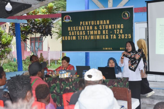 Satgas TMMD Kodim 1710/Mimika Edukasi Masyarakat tentang Kesehatan dan Pencegahan Stunting