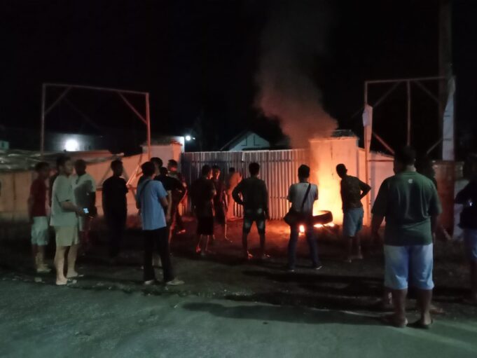 Warga Semboro Kidul Desak Kandang Ayam Ditutup Total