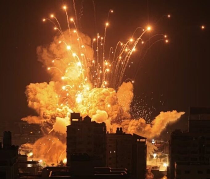 Berita Video: Warga Lebanon Antusias Saksikan Rudal Iran ke Israel