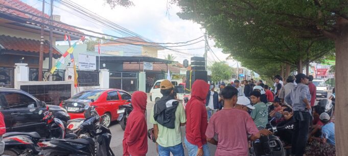 Tuntut Pemberdayaan Pengusaha dan Naker Lokal, PT. SJR Didemo