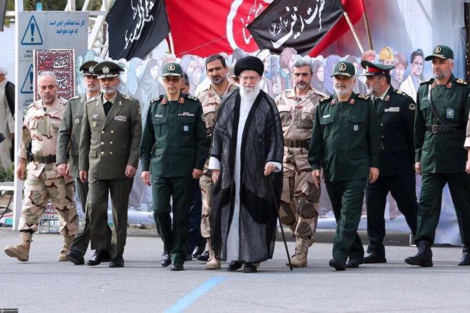 Tanggapi Seruan Presiden AS, Khamenei Balik Ingatkan AS