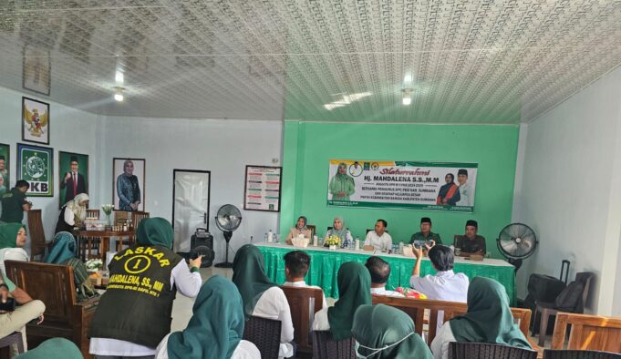 Umi Lena Silaturrahmi dengan Keluarga Besar PKB dan Relawan di Kabupaten Sumbawa