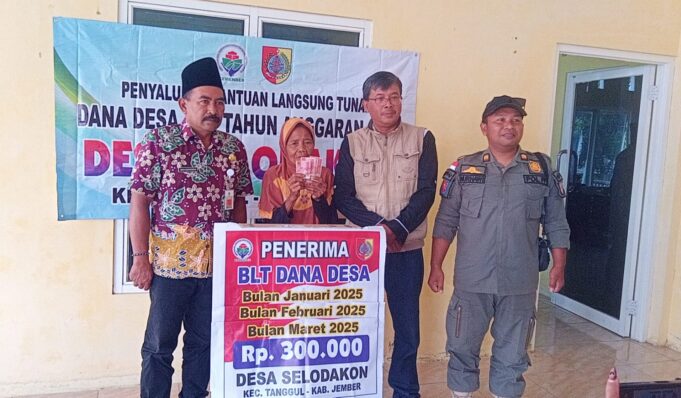 Penyaluran BLT DDTahun 2025 Desa Selodakon Berjalan Lancar